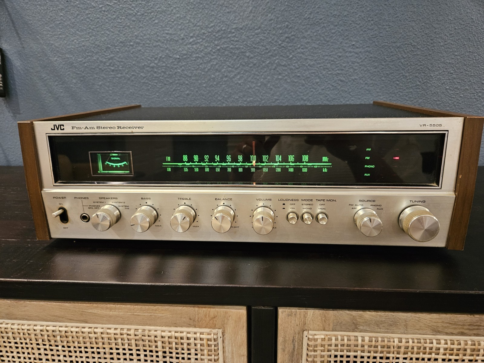 Vintage JVC VR-5505 FM-AM Stereo Receiver - TESTED - 1970's Silver Face Japan