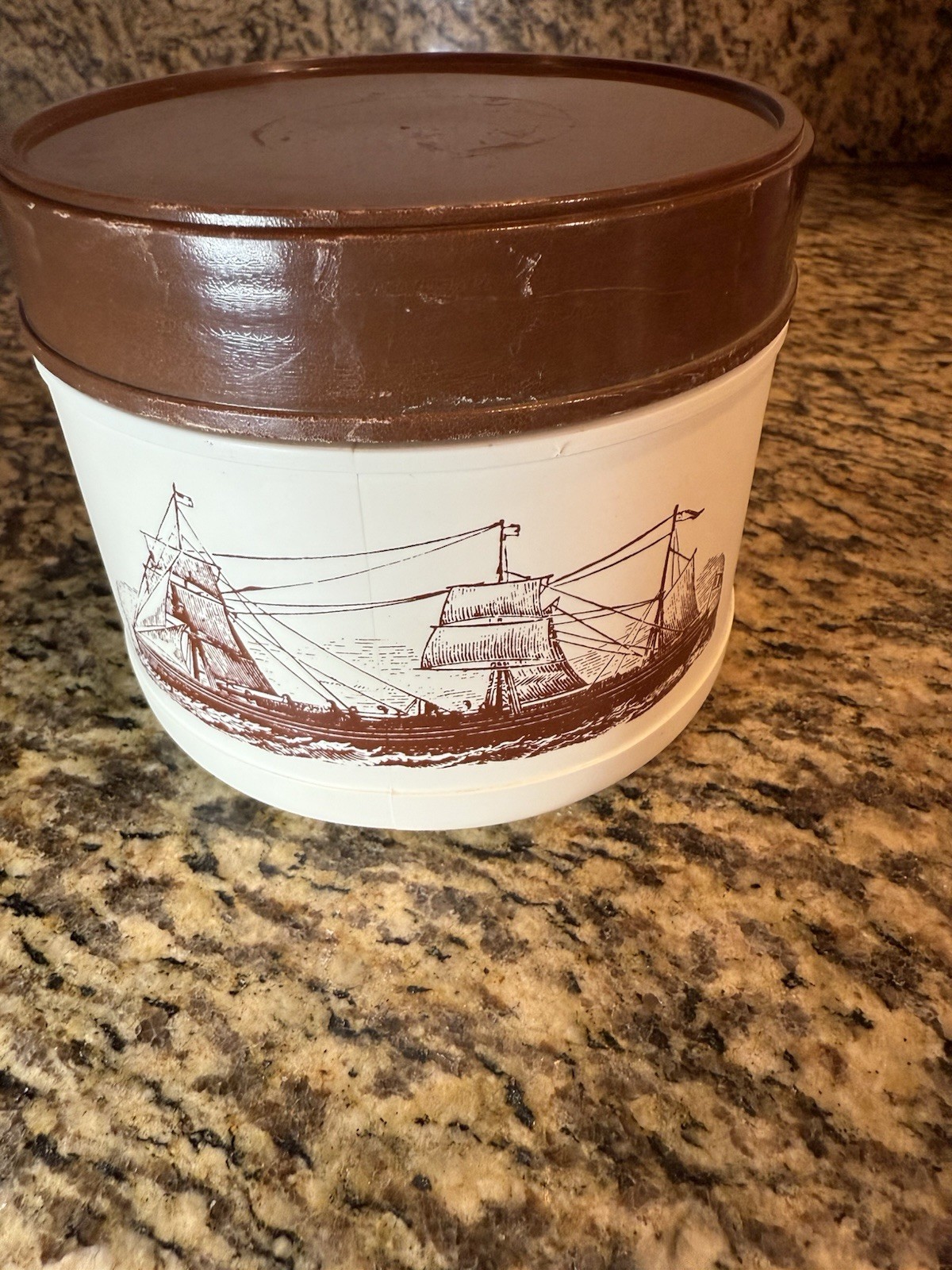 Vtg plastic storage container-Ships/sailing-w/lid-4.75" x 4"-General Packaging