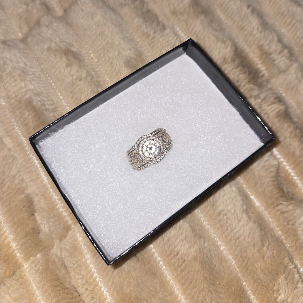 Silver Halo Engagement/Wedding Ring Set with Round Diamond Center Stone