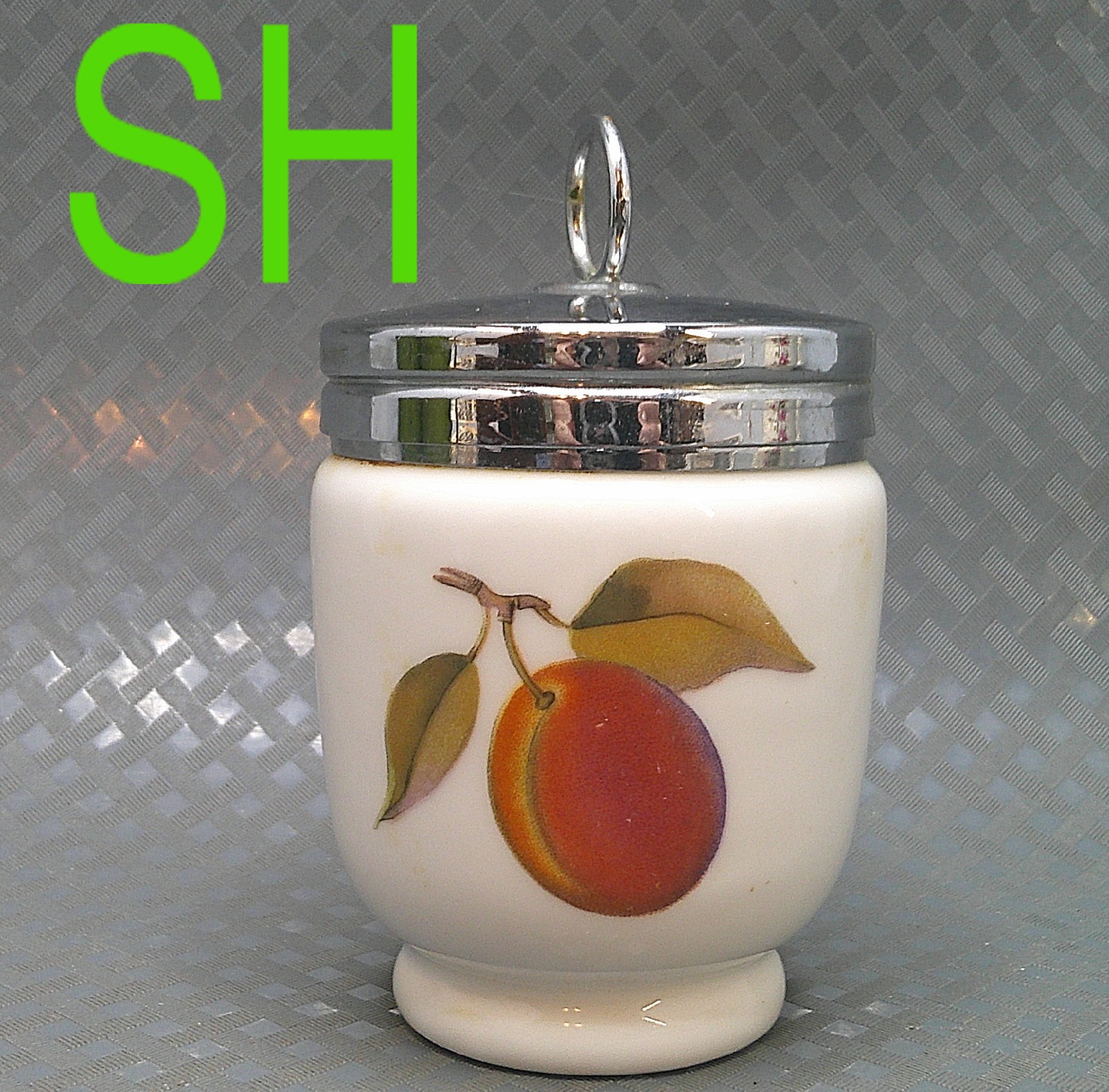 Vintage Royal Worcester Egg Coddler Peach Apricot Hawthorn Berries England