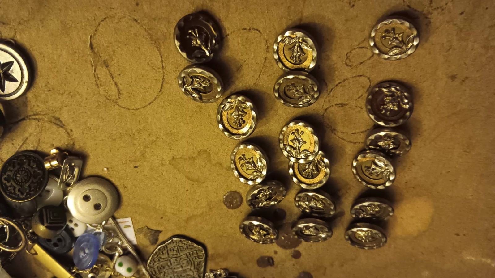 Antique Victorian Picture Buttons Set Of 18 Matching