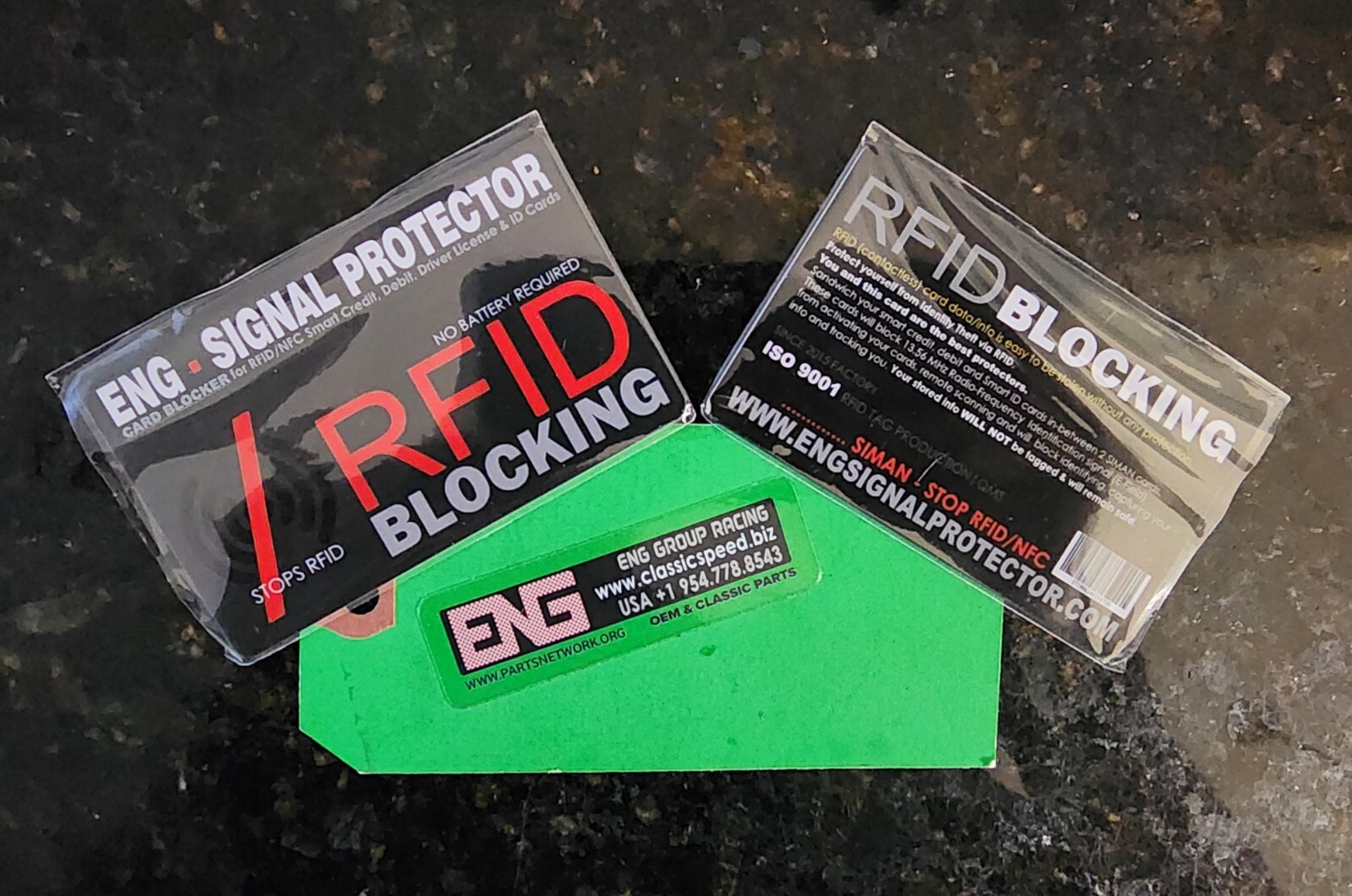 2 CARDS RFID SIGNAL BLOCKING & CREDIT CARD PROTECTOR VON-ENG RACING