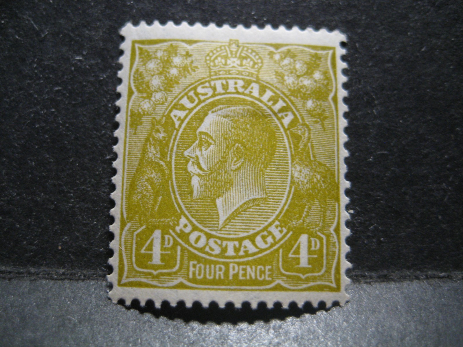 Australia #118 Mint Hinged- WDWPhilatelic (N9X)  (3/26)