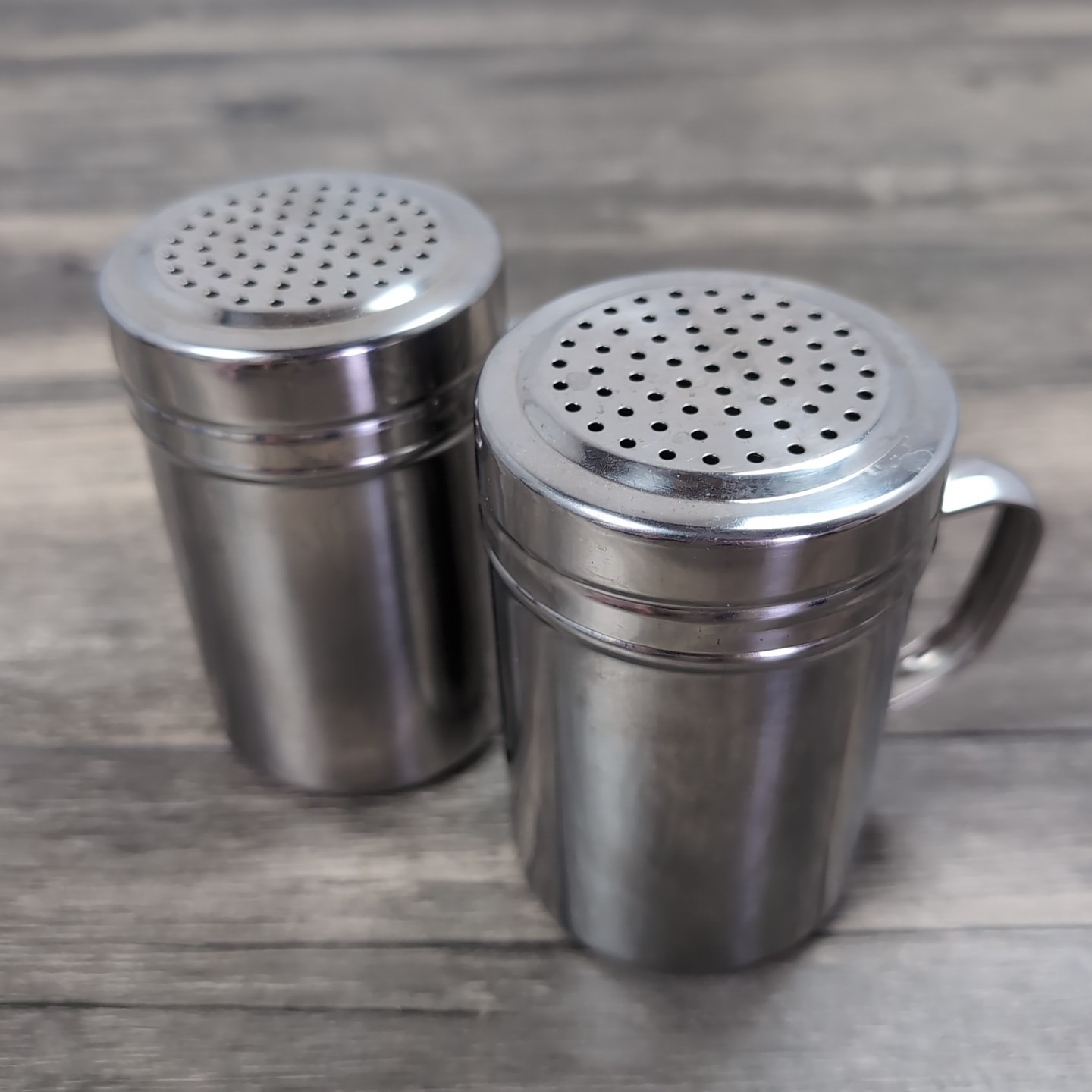 2 Pcs Stainless Steel Salt & Pepper Shakers Seasoning Jar Baking 6 Oz 4.25"