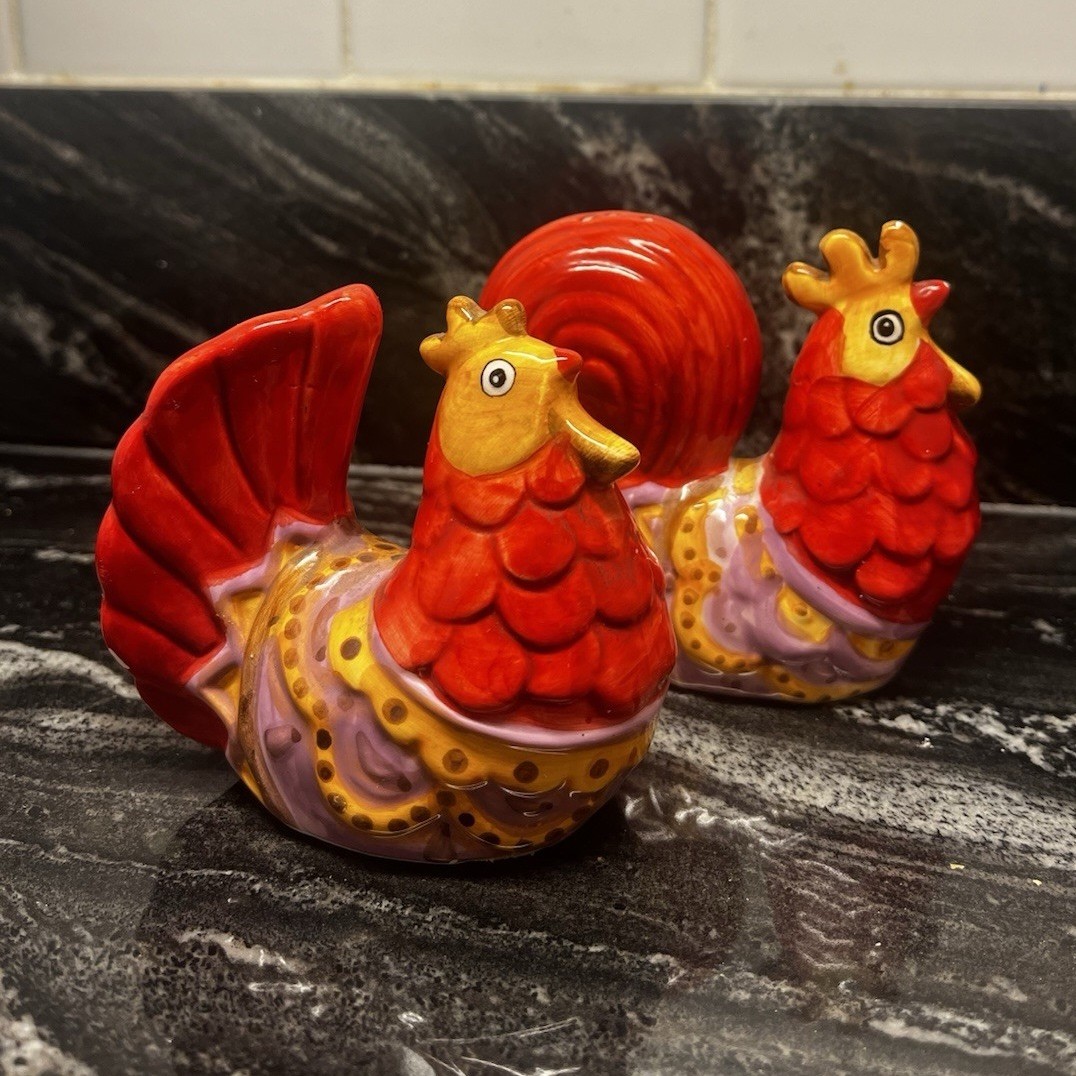 Hand Painted Rooster Salt & Pepper Shakers Ceramic Farmhouse Kitchen Decor