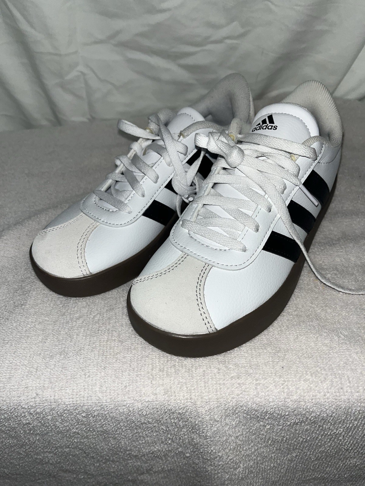 adidas Unisex Kids White Black Leather Sneakers Lace Up Low Top Size 2.5 US
