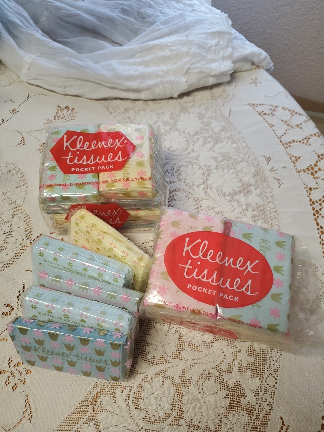 Vintage Kleenex Tissues Pocket Purse Packs NOS One 8 Pack One 12 Pack 5 Singles