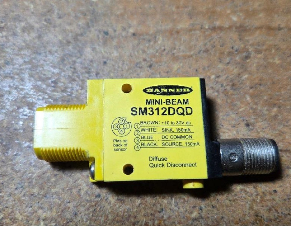 BANNER SM312QD PHOTO EYE (NEW OLD STOCK)