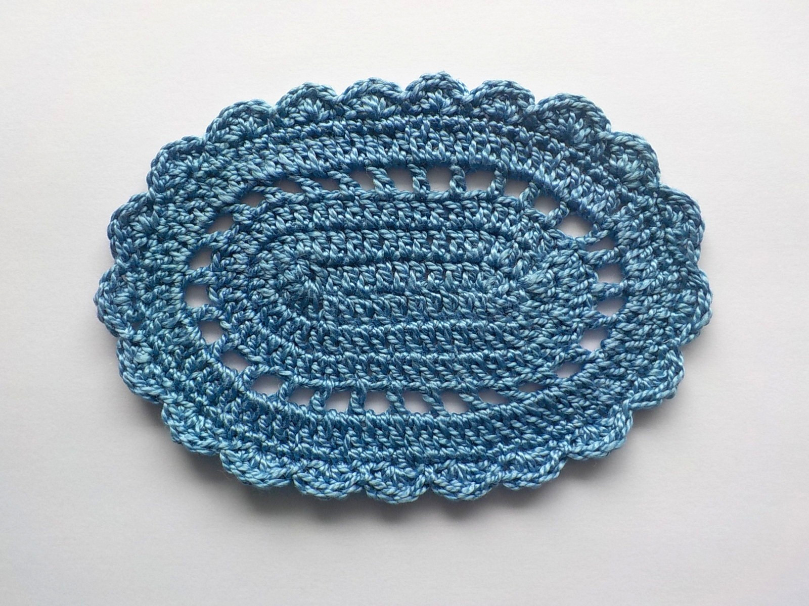 Dollhouse Miniature Handmade Blue Crochet Oval Rug Carpet 1:12 Scale