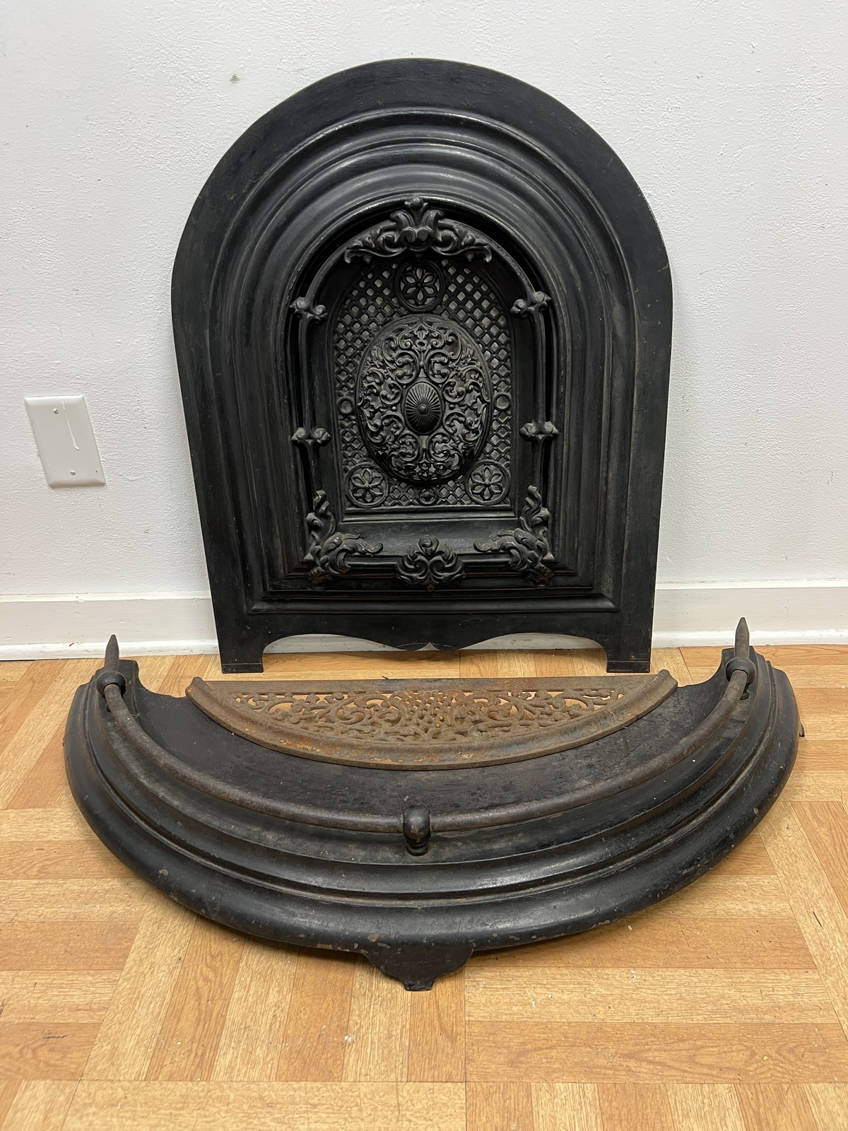 Antique Ornate Cast Iron Fireplace Backplate Insert & Fender Summer Cover vtg