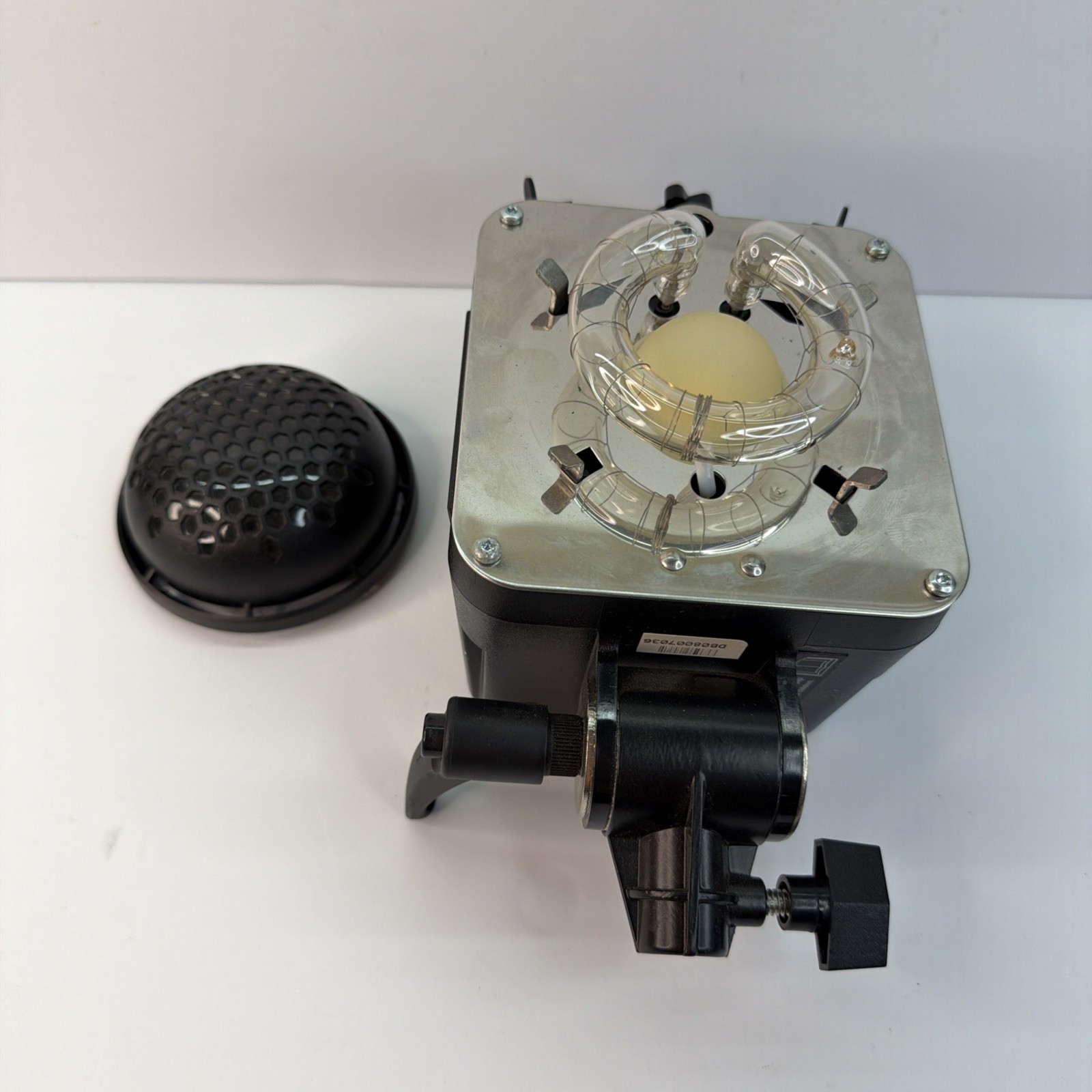 Paul C. Buff AlienBee DigiBee DB800 320WD Studio Strobe Flash Unit Read Descr