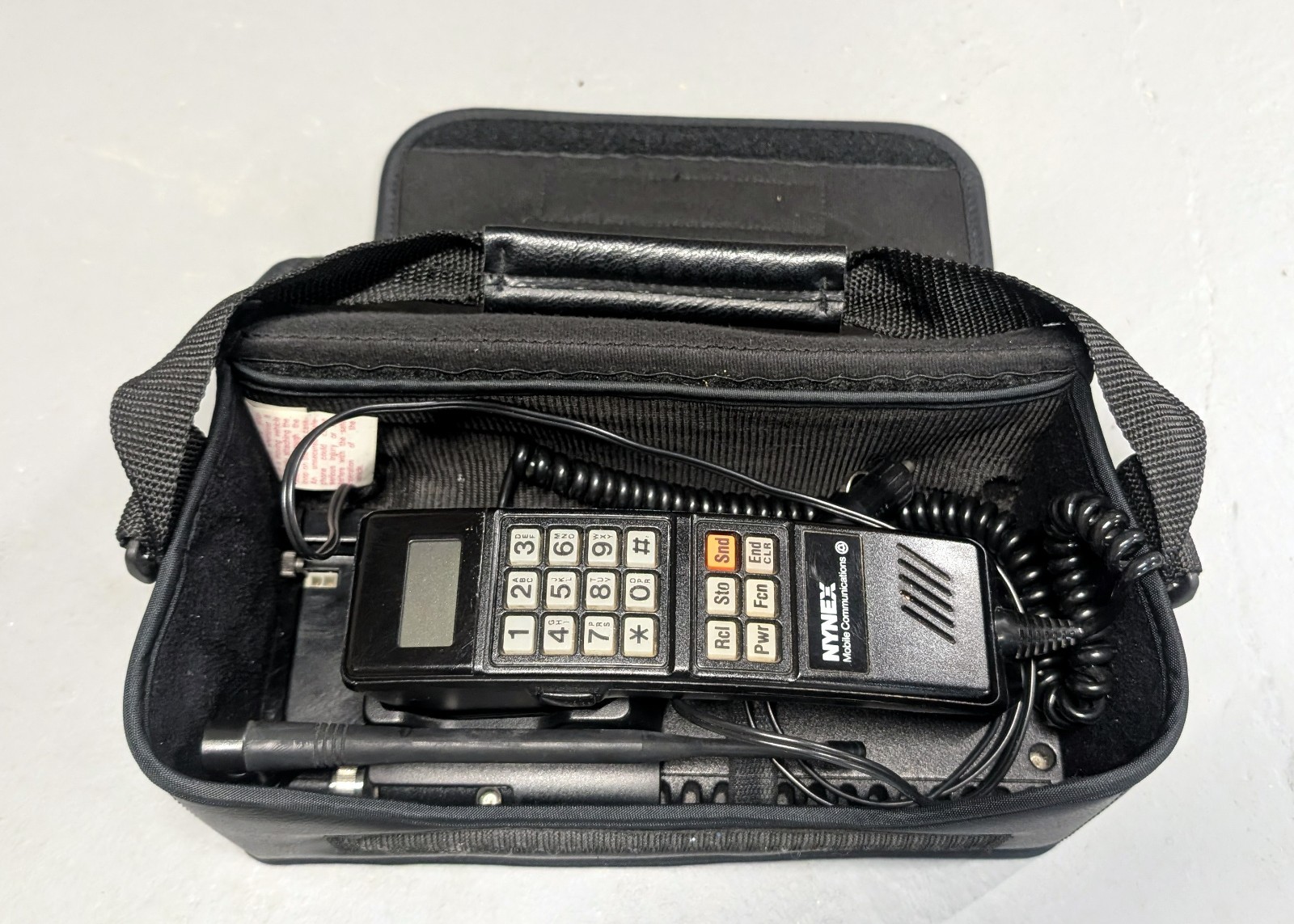 VINTAGE 1980s 'NYNEX COMMUNICATIONS' MOTOROLA BAG PHONE