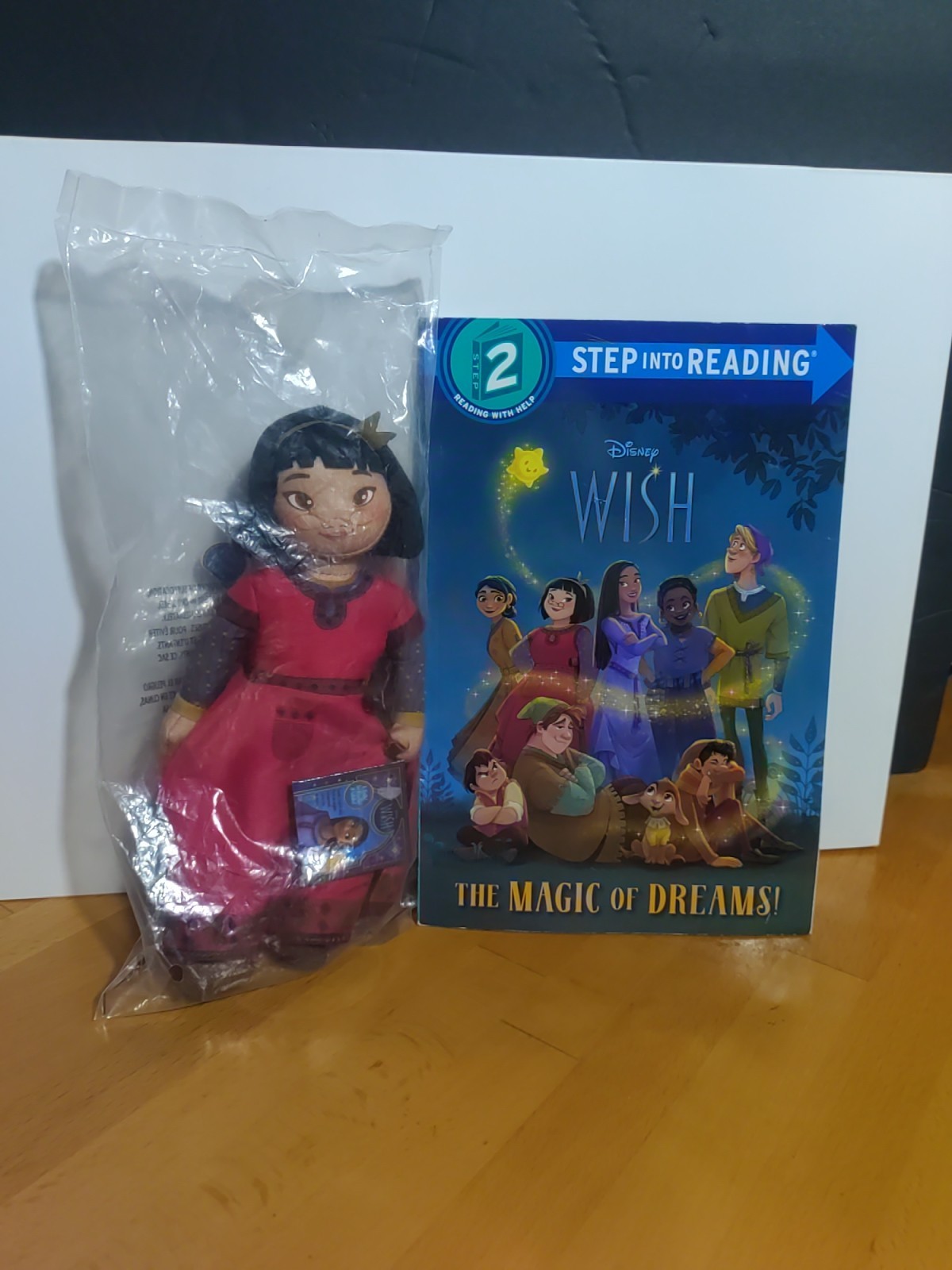 Disney Wish Small 7.5-inch Interactive Plush Dahlia Doll And Book Bundle