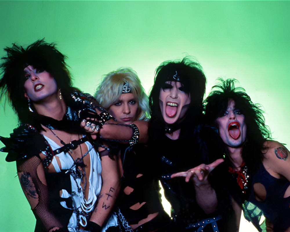 MOTLEY CRUE - 8"X10" PHOTOGRAPH