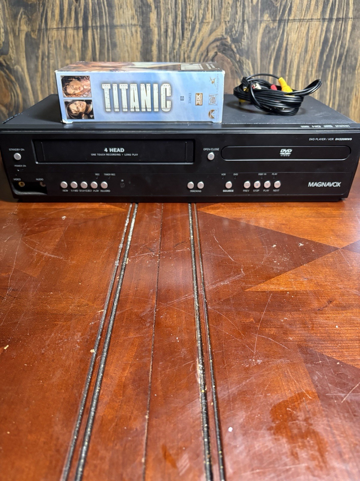 Magnavox DV220MW9 DVD Player/VHS Combo TESTED - No Remote - Free Copy Of Titanic