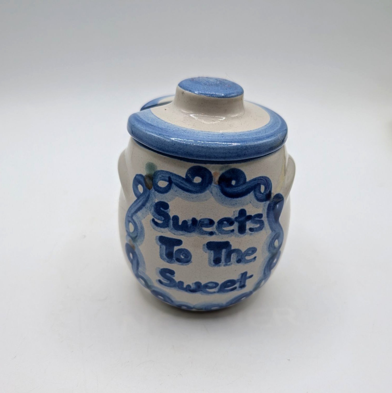 MA Hadley Pottery Sweets To The Sweet Honey Pot Jar With Lid Beehive & Bee Desig