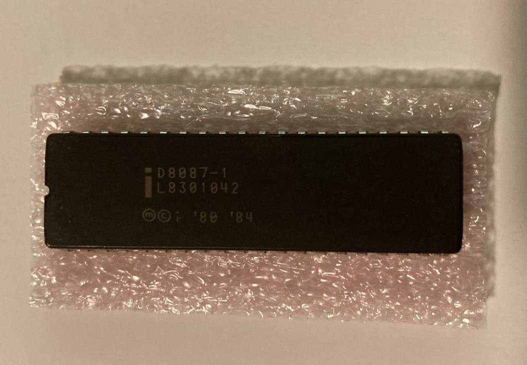 Intel D8087-1 Math CoProcessor Ceramic Case