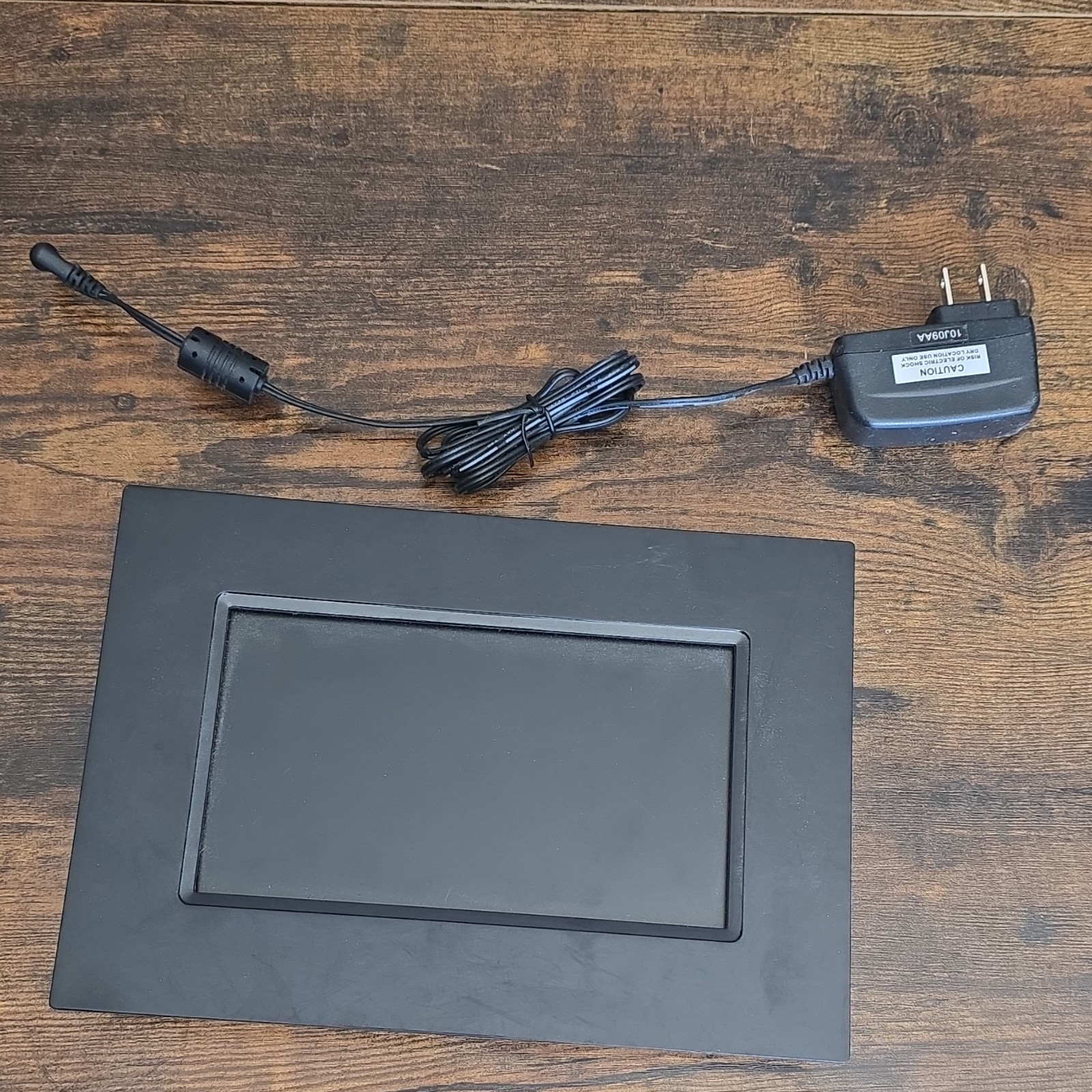 Dynex DX-DPF7-10 7" LCD Digital Photo Frame Black USB Wall-Mountable SD MMC