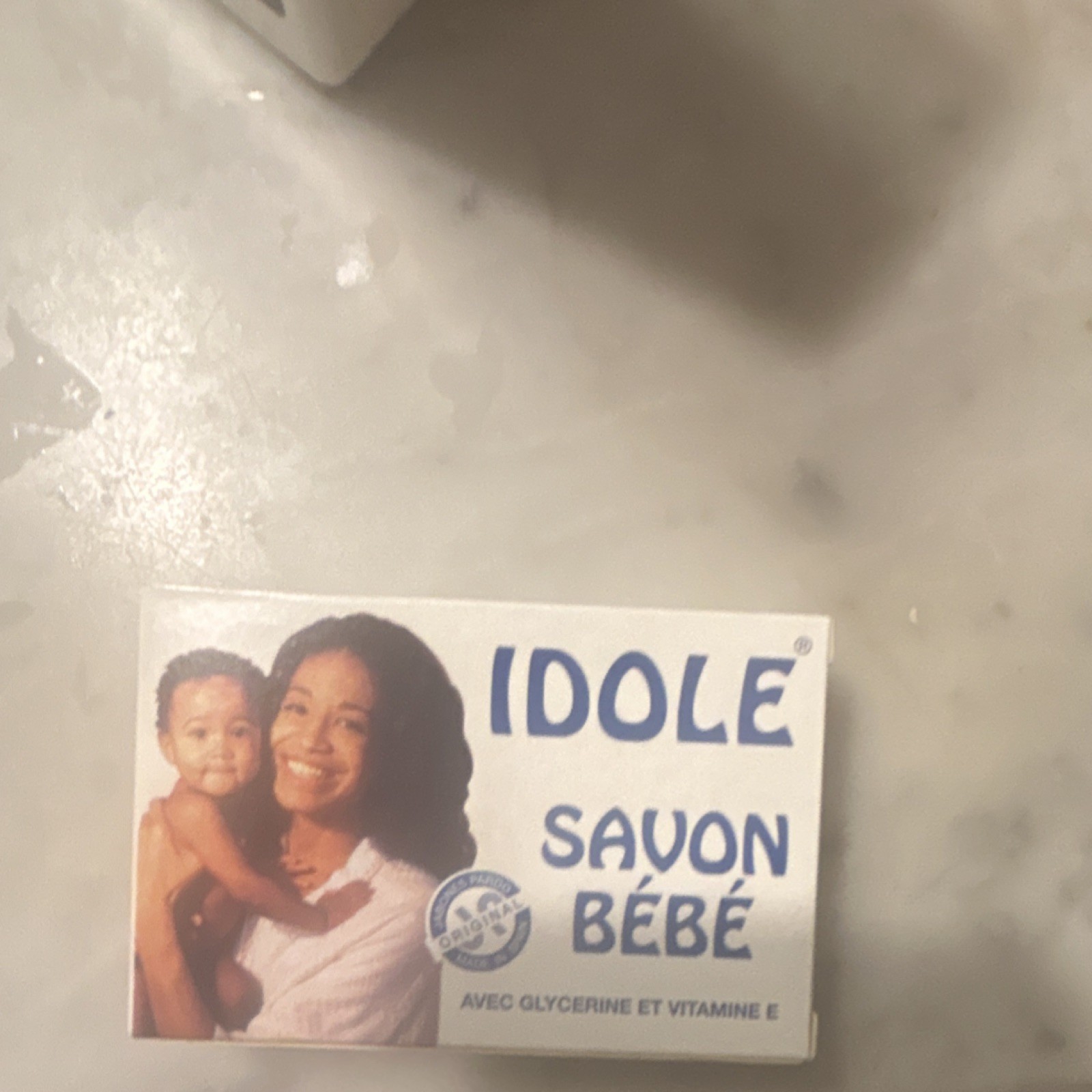 IDOLE SAVON BÉBÉ Baby Soap with Glycerine, Glycerin, Vitamin E, Gentle Cleansing