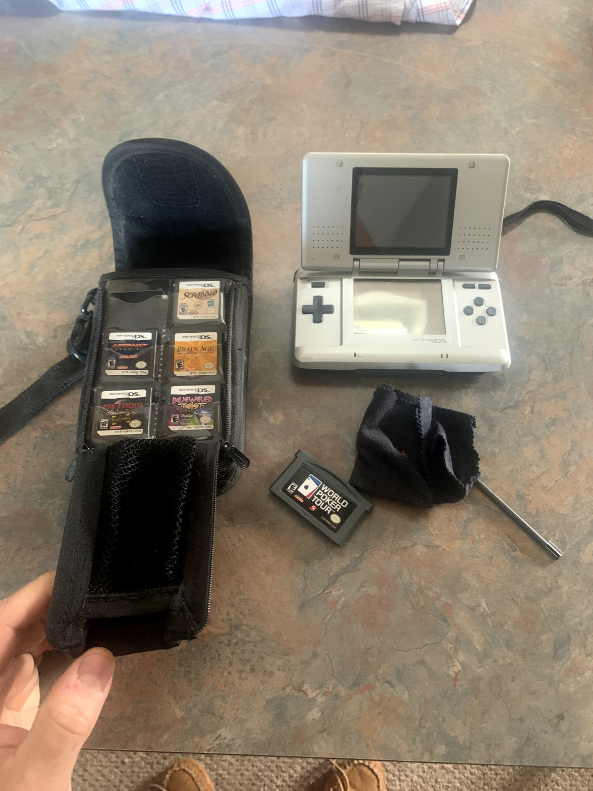 Nintendo DS Lot Bundle Device 6 Games Case