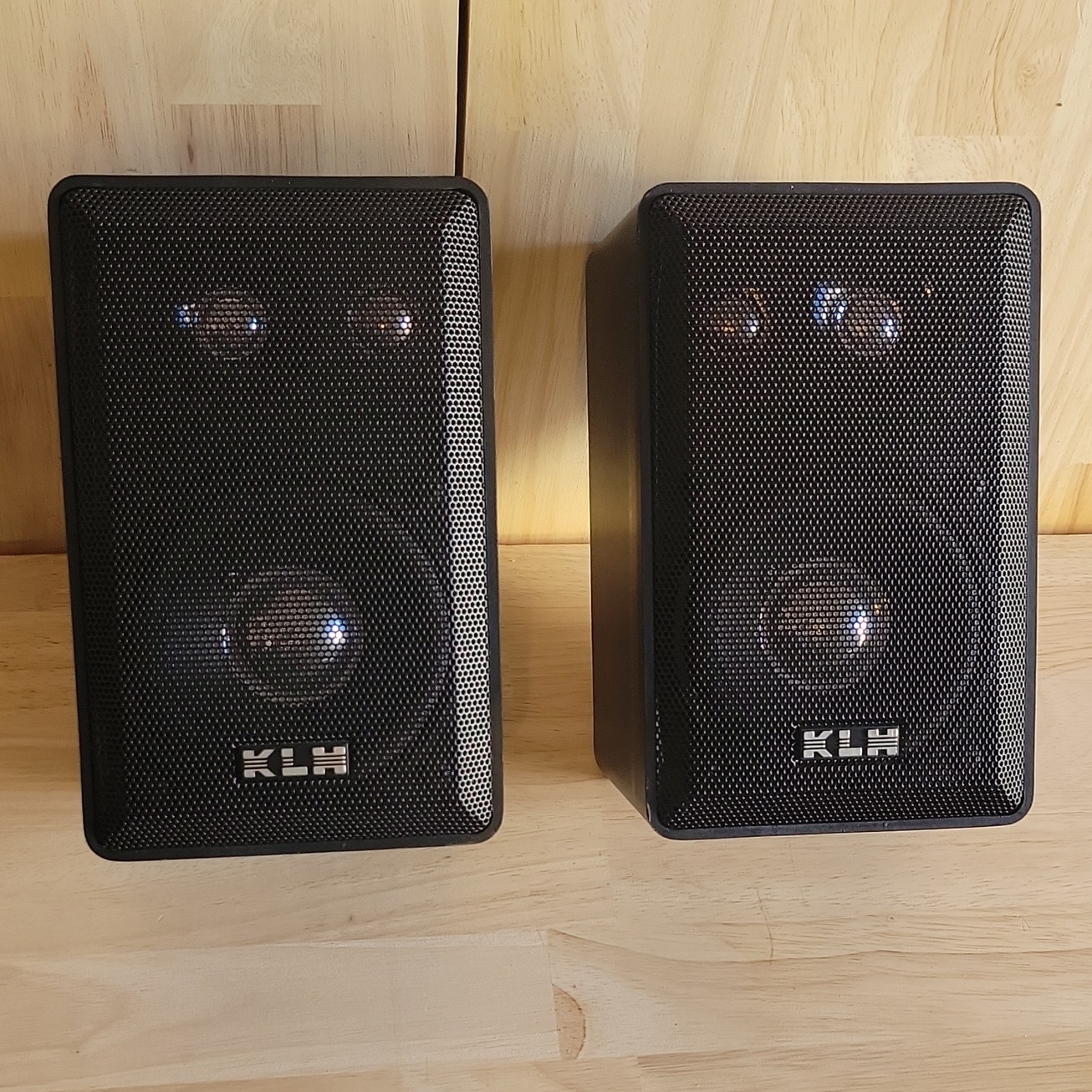 KLH 403A Black Rectangular Bookshelf Speakers Pair 2.0 Channel Wired