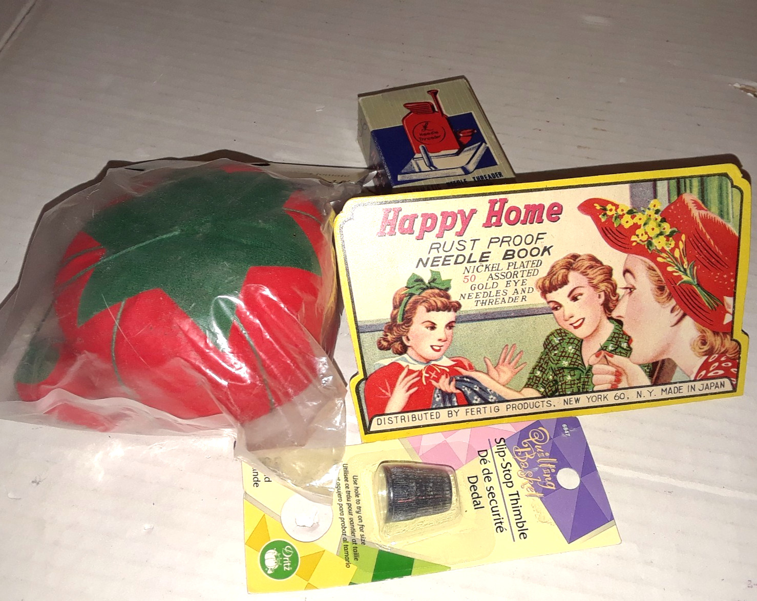 Vintage Sewing Notions Beginner Sewing Lot Tomatoe Pin Cushion Thimble Needles