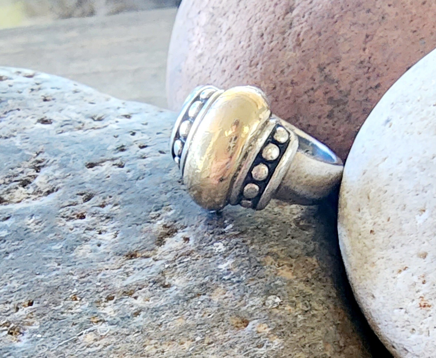 Retired James Avery Gold Center Sterling Silver Dot Ring Size 4.5