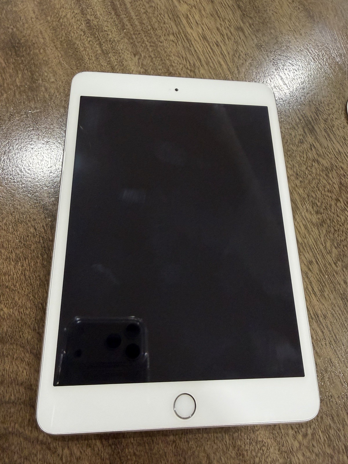 Apple iPad mini 3 MGGT2CL/A 64GB Silver Wi-Fi 7.9" Tablet Touchscreen