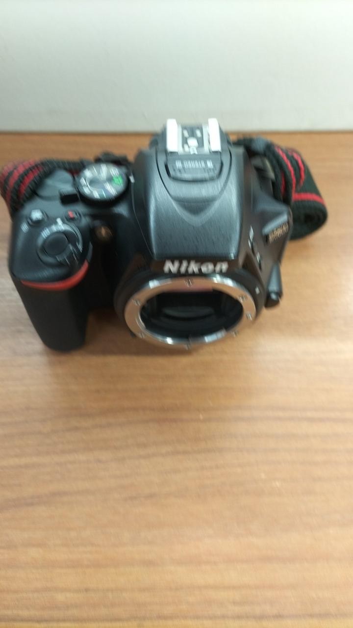 Nikon D5600 DSLR Camera Body Used Digital SLR Camera From Japan