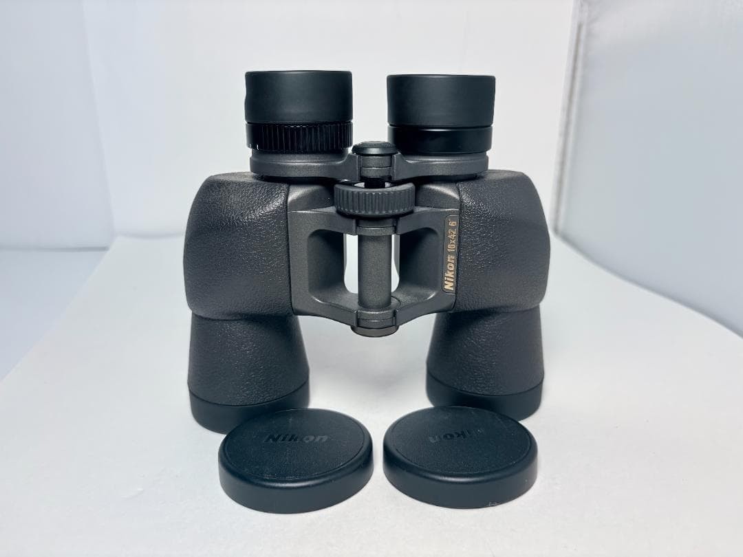 Nikon 10X42 SE CF Binoculars