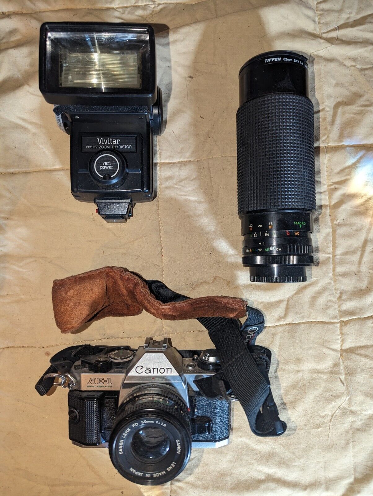 Vintage Cannon AE-1 Camera Lot Vivitar zoom thyristor & Tiffen 62mm lens