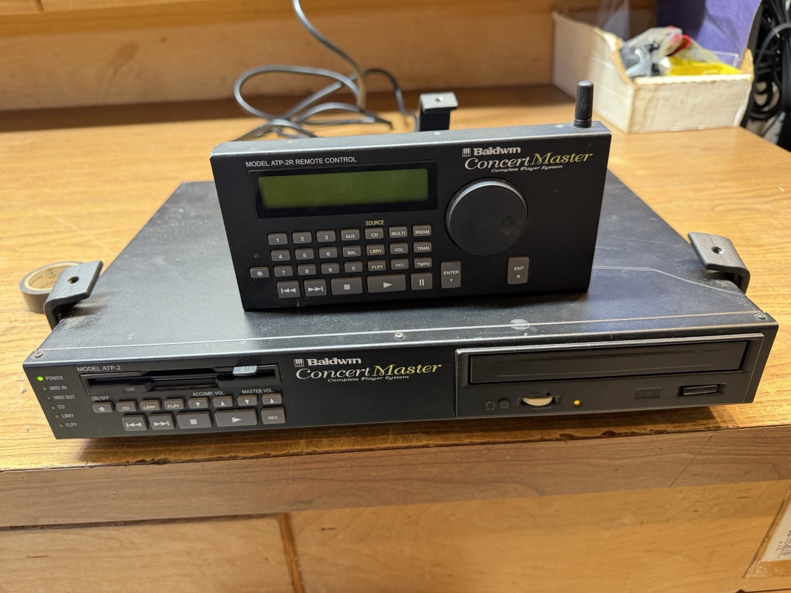 Qrs Concert, Master Cd Player, Floppy Disc Player And Internal Memory,Remote