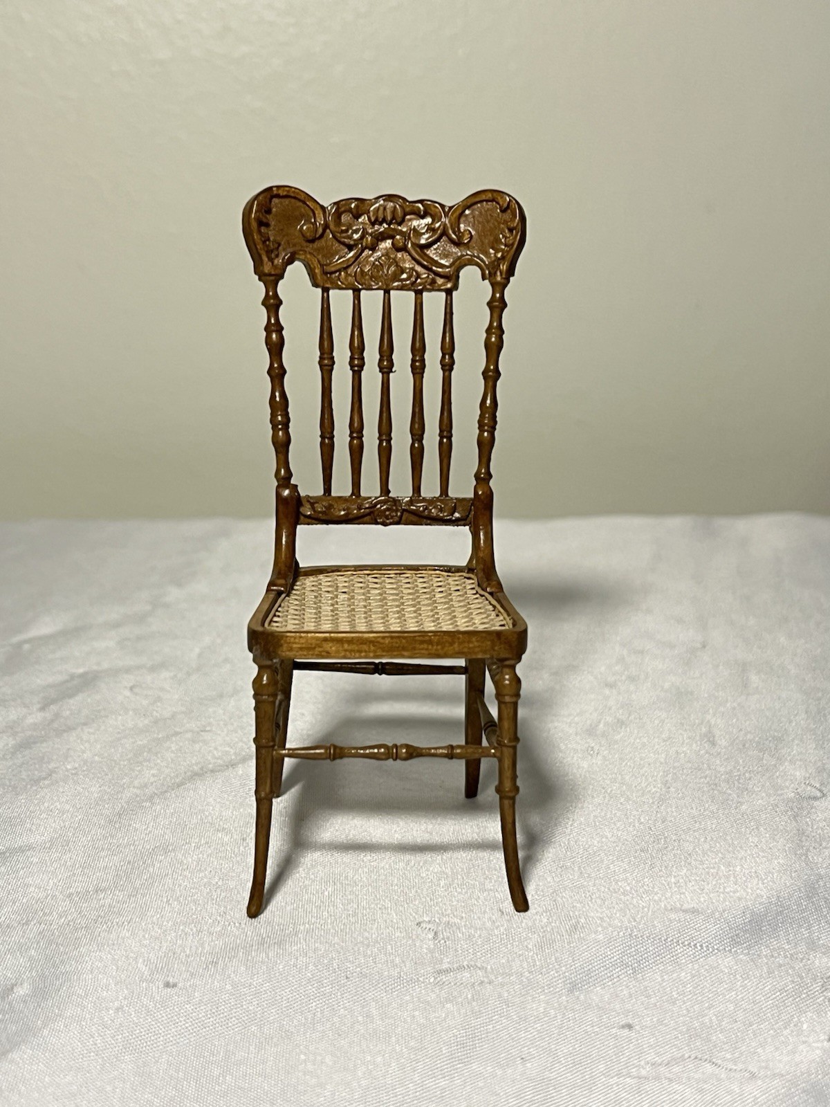 Bespaq Dollhouse Miniature Victorian Pressback Kane Seat Chair 1:12 READ