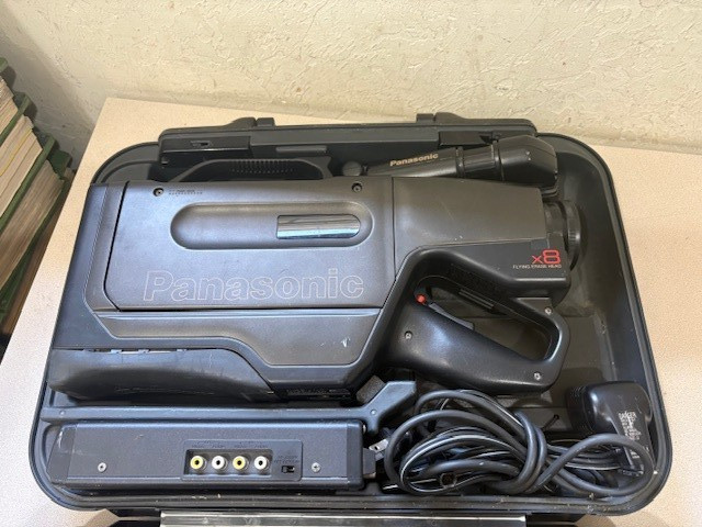 Panasonic PV-615S OmniMovie VHS Camera With Case For parts Untested