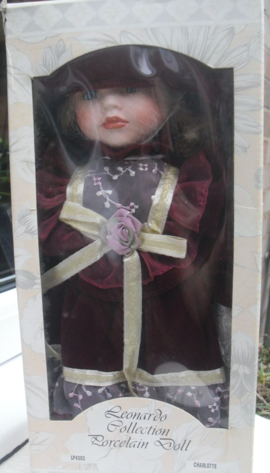 LOVELY  Leonardo Collection - CHARLOTTE-34 cm- BOXED-Not Used