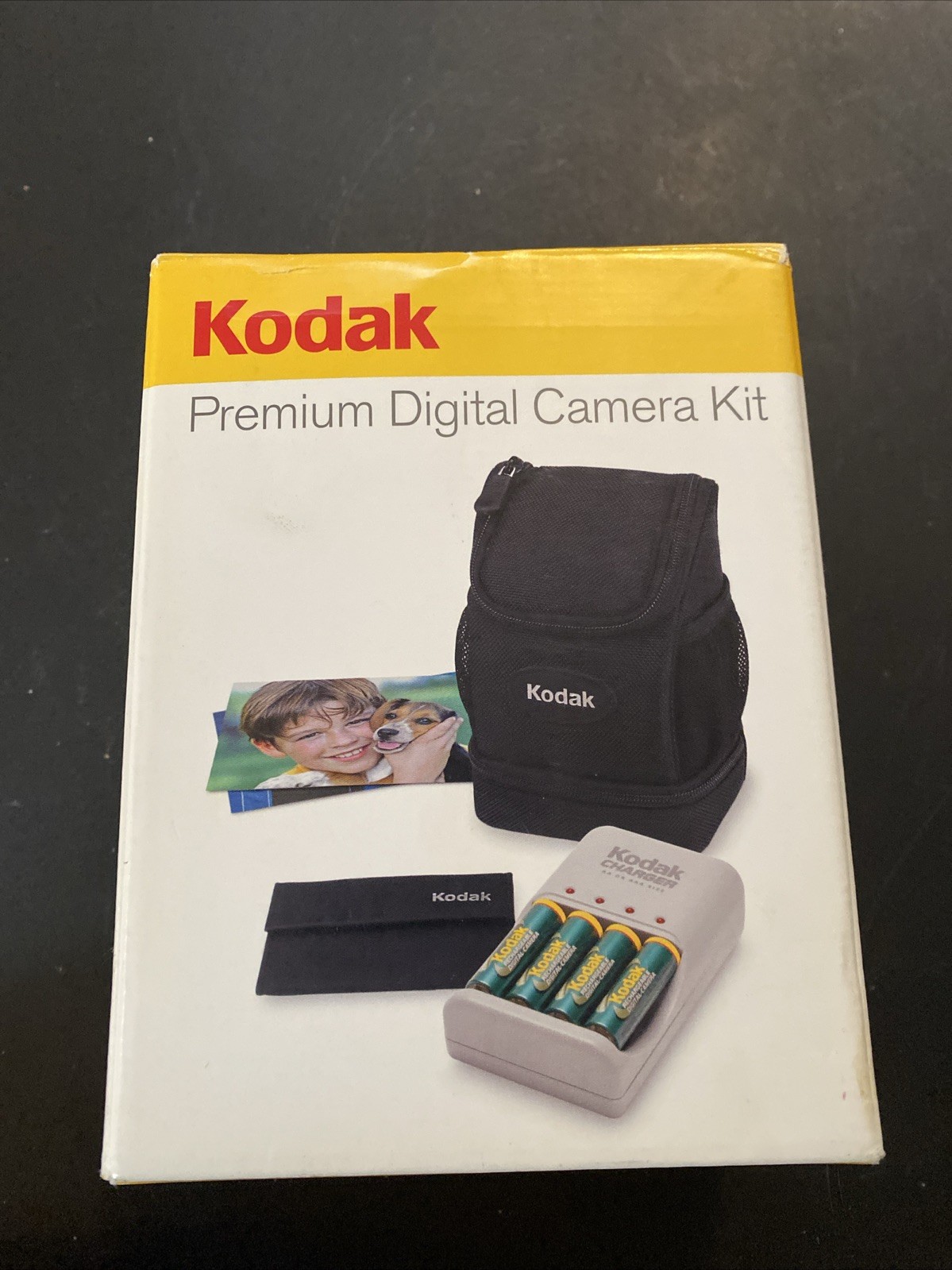 KODAK K605 Premium Digital Camera Kit w/Ni-MH Battery Charger & Case- Open Box