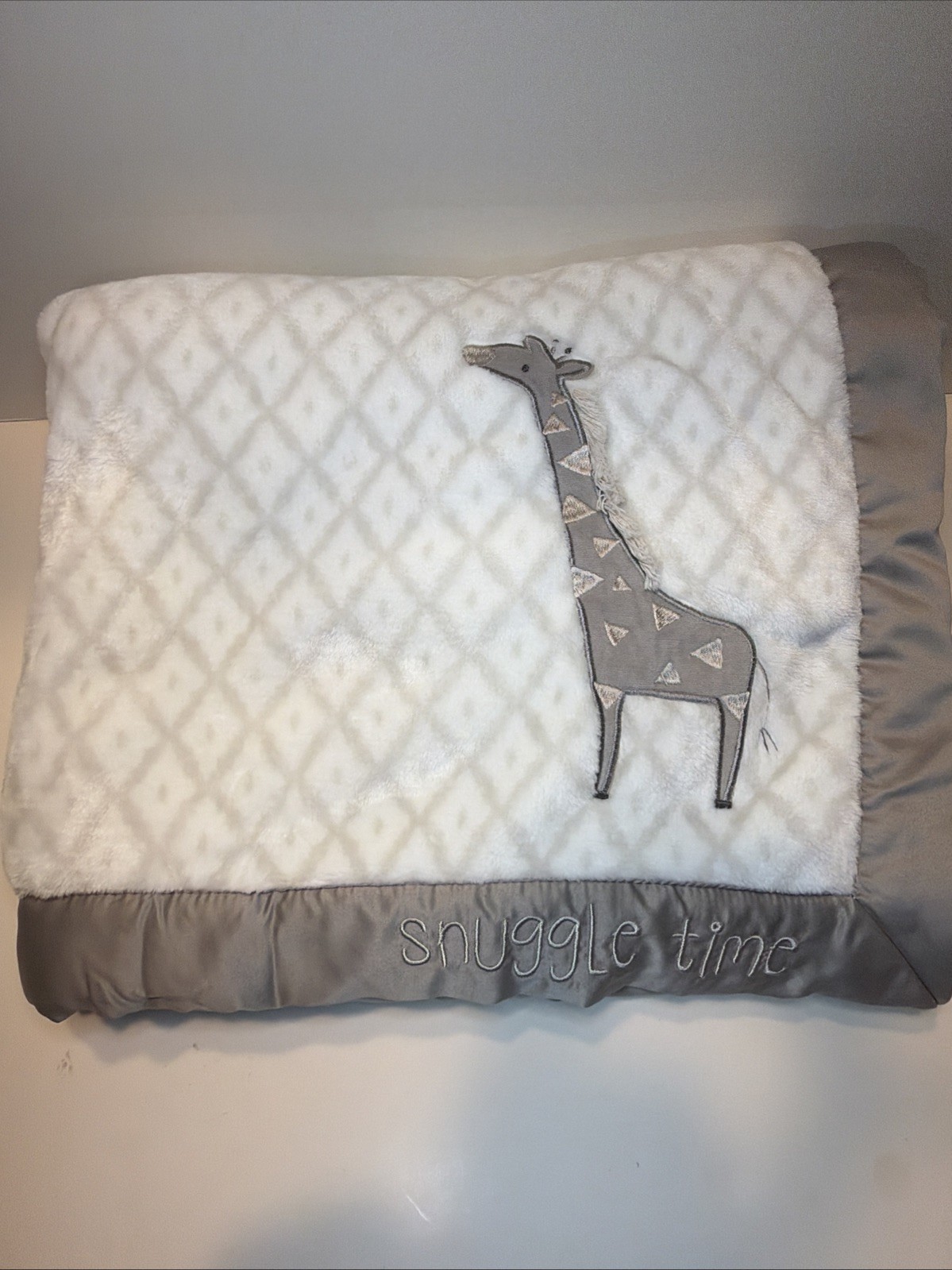 Baby Essentials Cream Blanket Gray Satin Trim Plush Sherpa 40”x30” Giraffe EUC