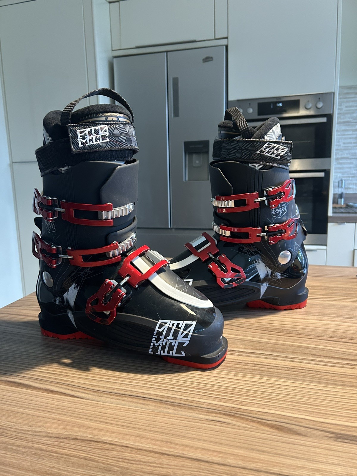 Atomic Bronze Waymaker Flex 70 Ski Boots 28-28.5 Uk Size 9-9.5 Black Red