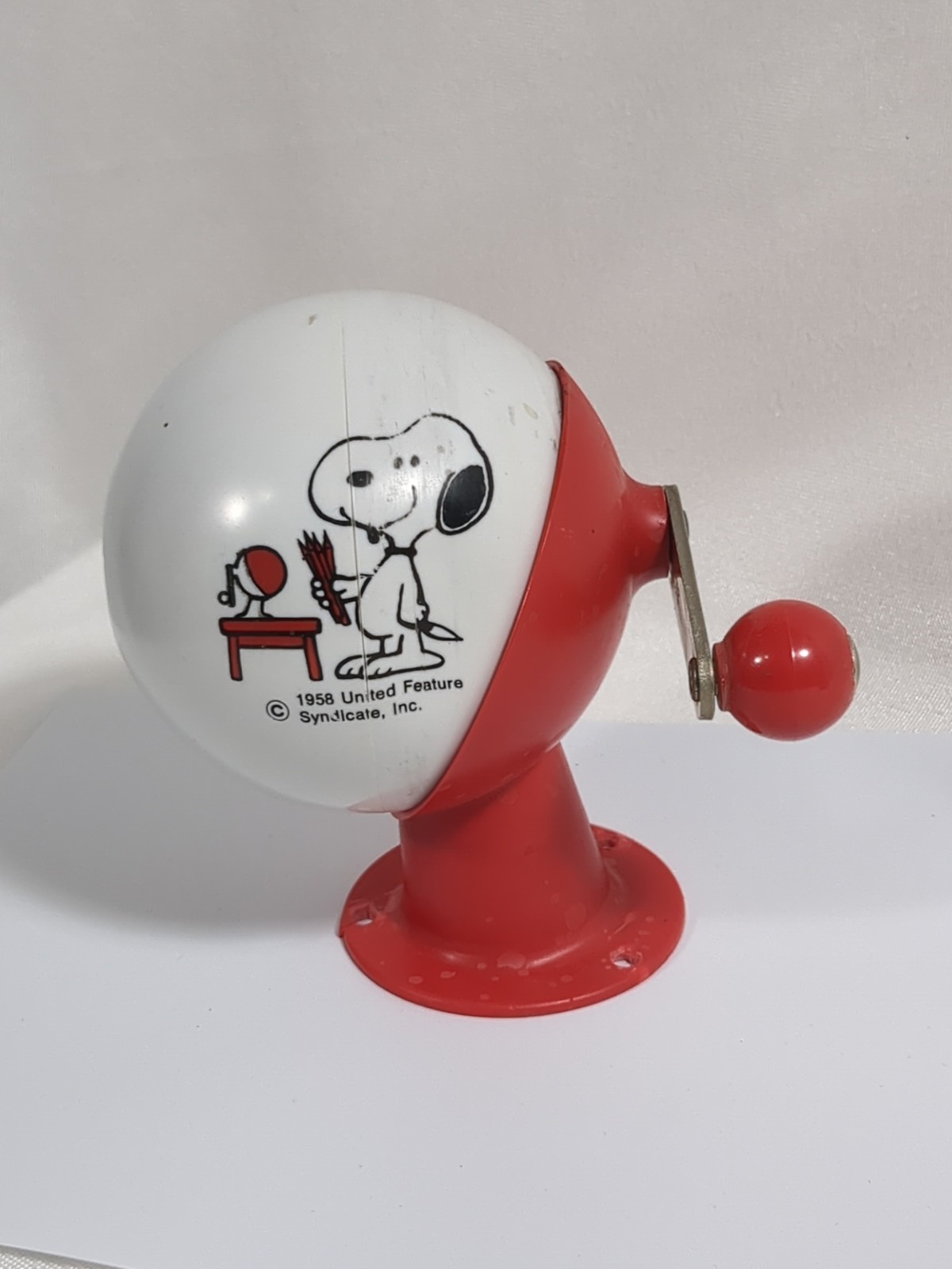 Unique Peanuts Snoopy Schulz Wall/Desk Mount Pencil Sharpener 1958