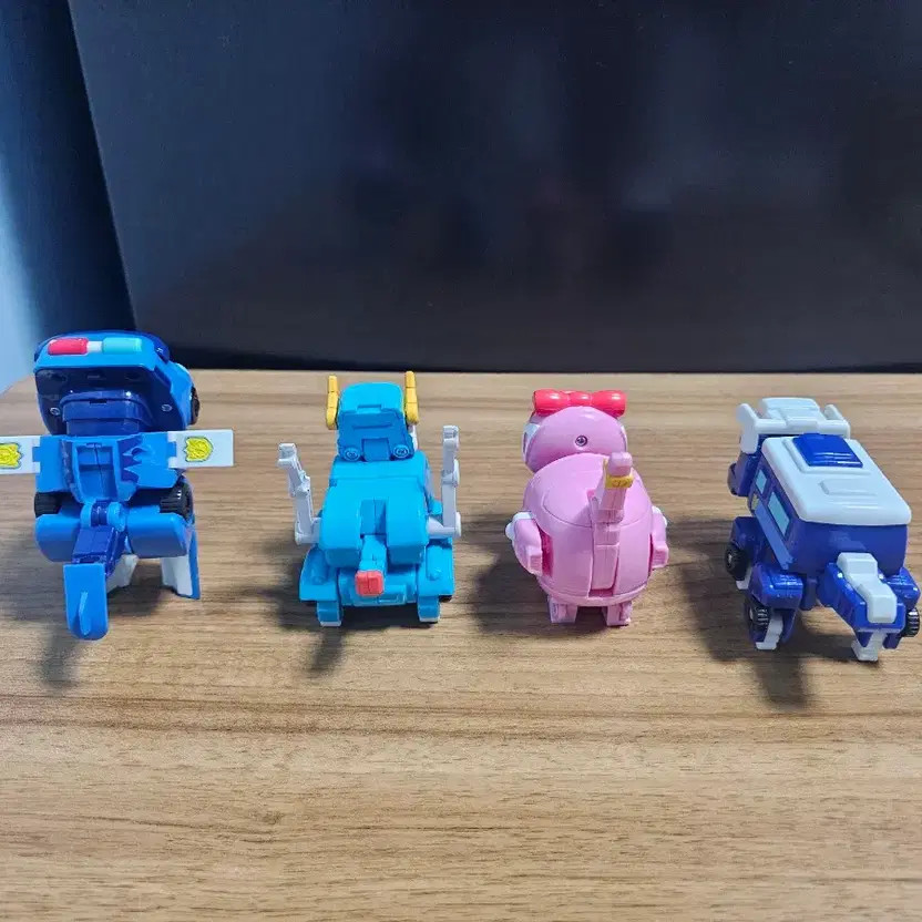 Gogo Dino Sound & RoboCop Polly 9 Items, Pre-Owned