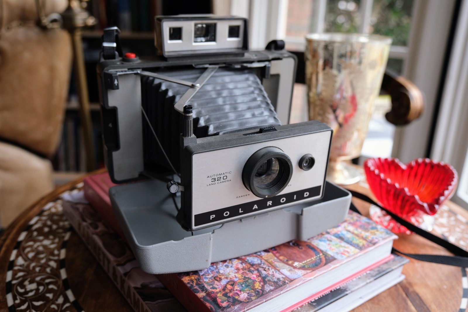Polaroid Automatic 320 Land Camera with Flash Unit