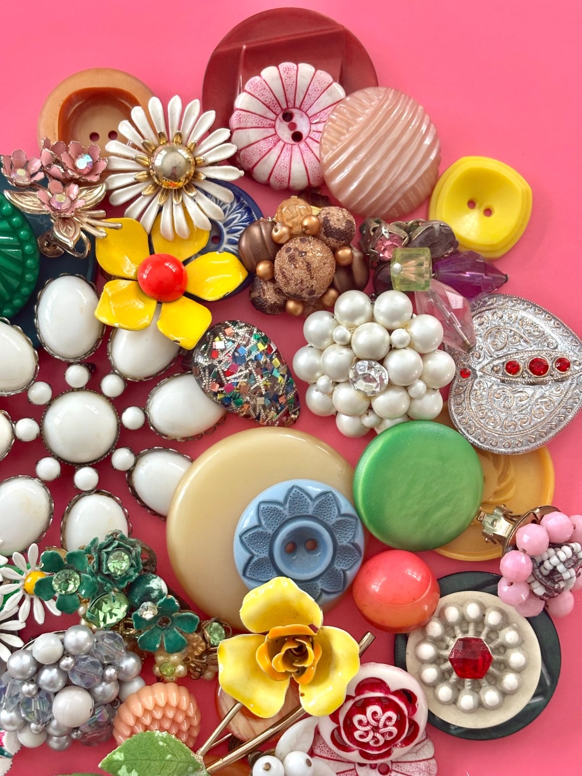 Vintage to Mod fun jewelry crafting LOT,Colorful GLASS ,Button variety,NICE!