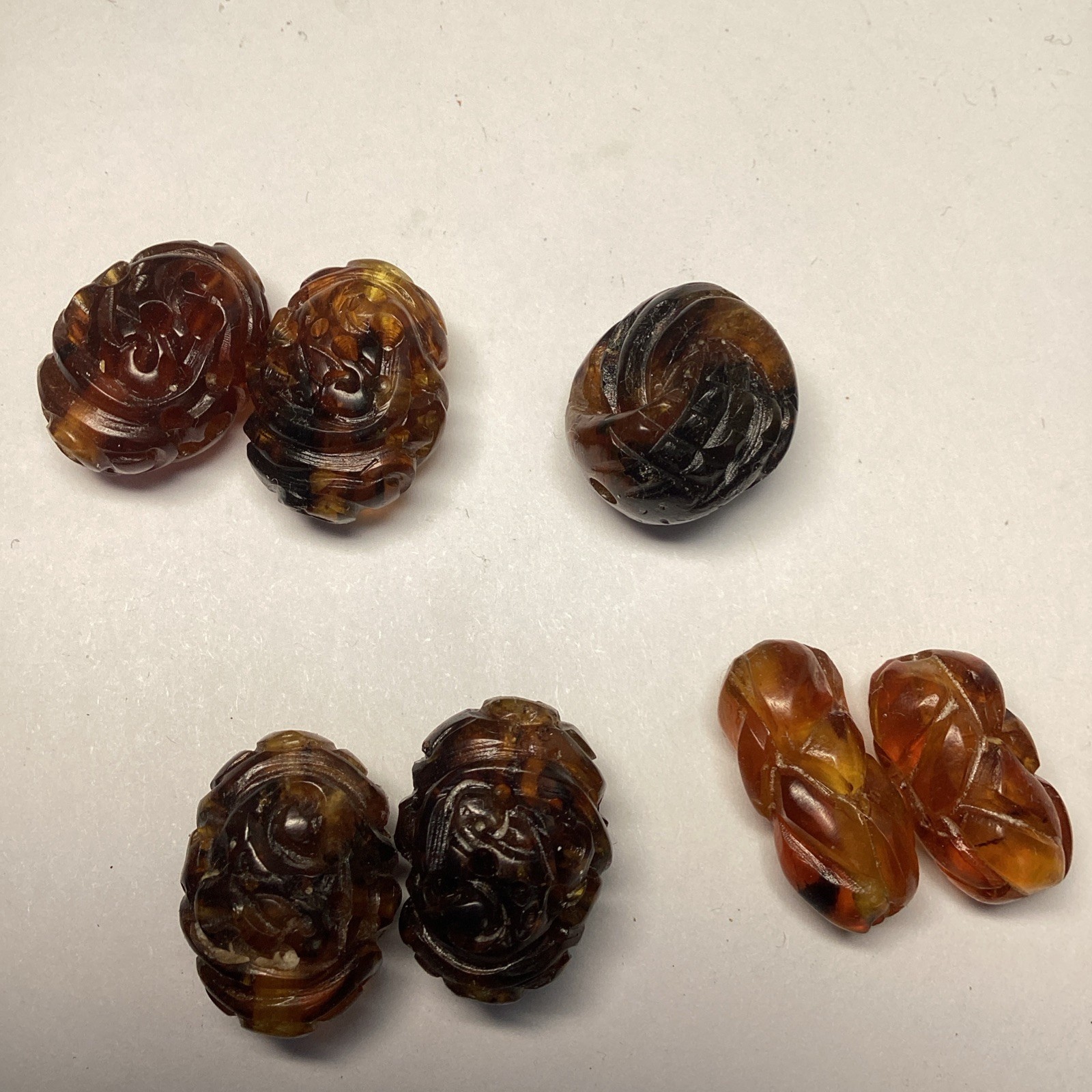Lot 7 Antique Beads Carved Amber China #308