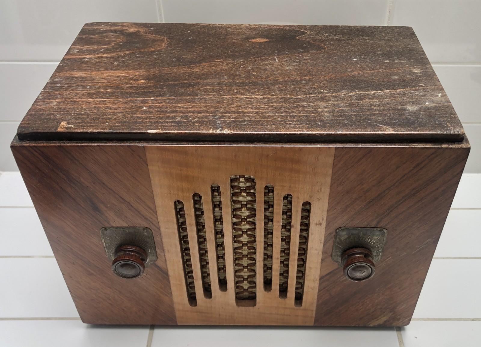 Vintage Valve Radio – Wooden Case – Not Working
