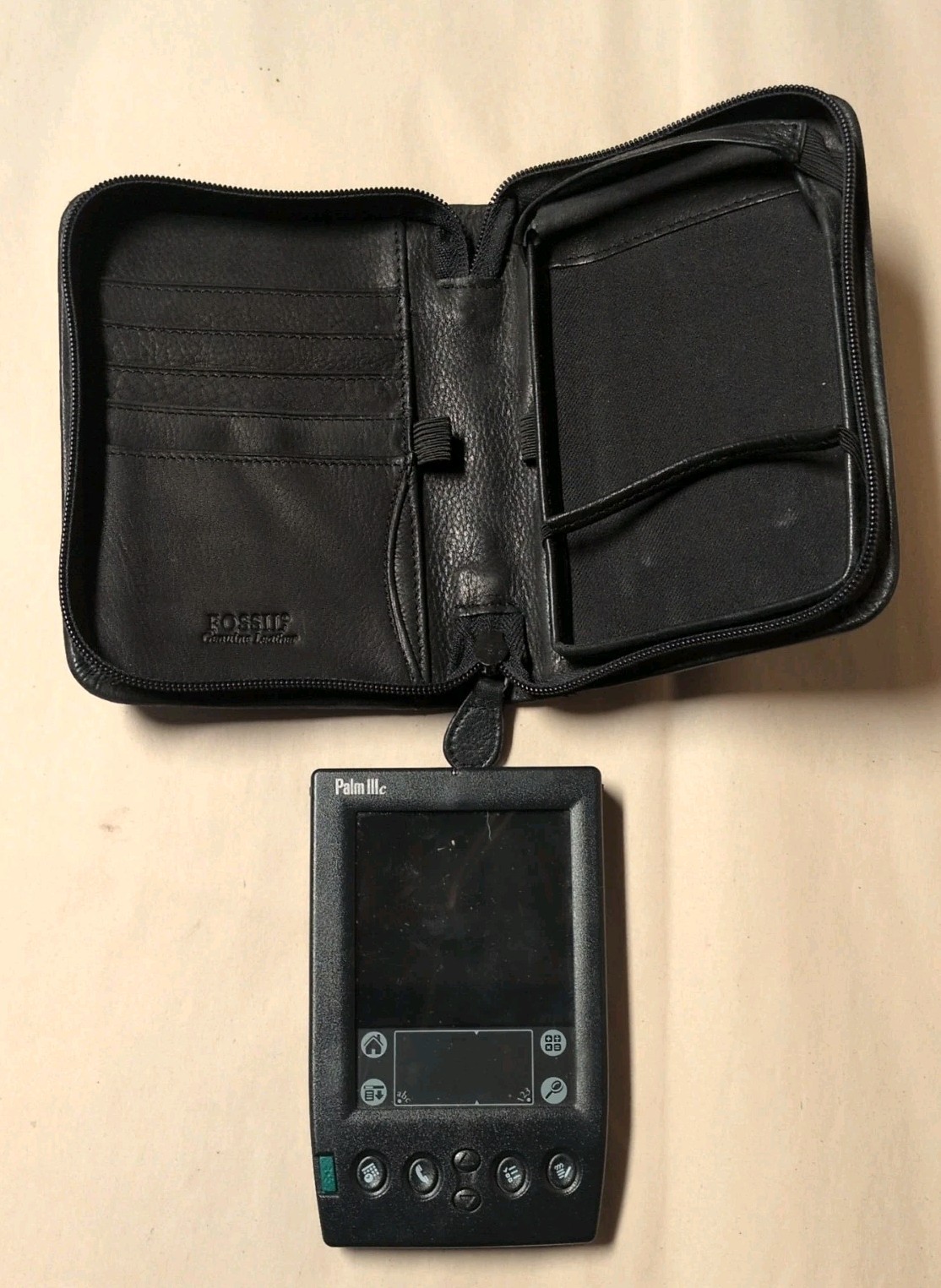 Palm IIIc Black Color Display Rechargeable 8MB RAM Personal Digital Assistant