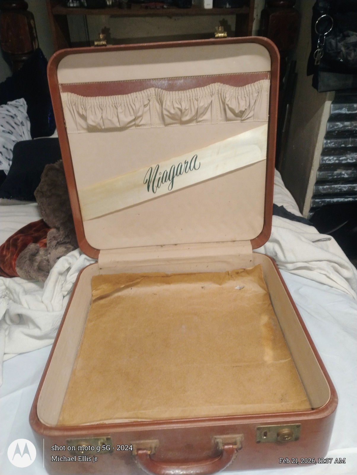 Niagara Vintage Hard Shell Leather Suitcase Brown Locking Travel Luggage