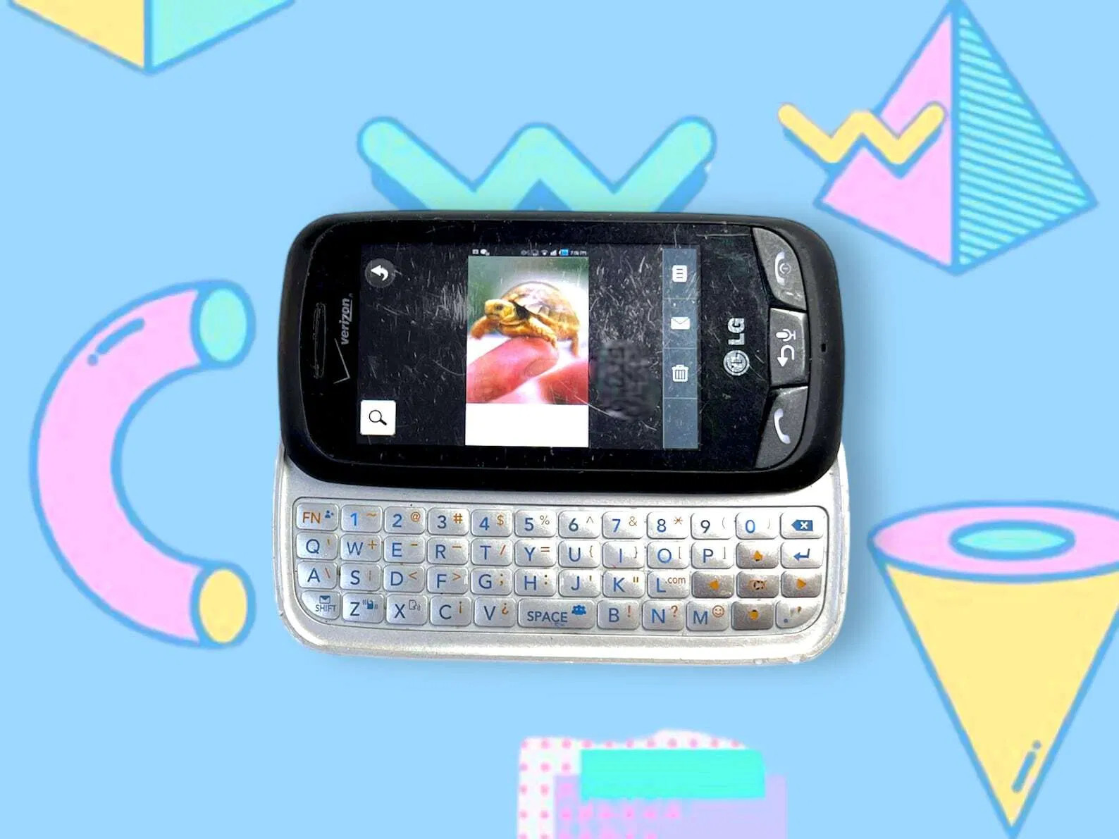 Vintage Y2K LG Slide Keyboard Cell Phone. Works