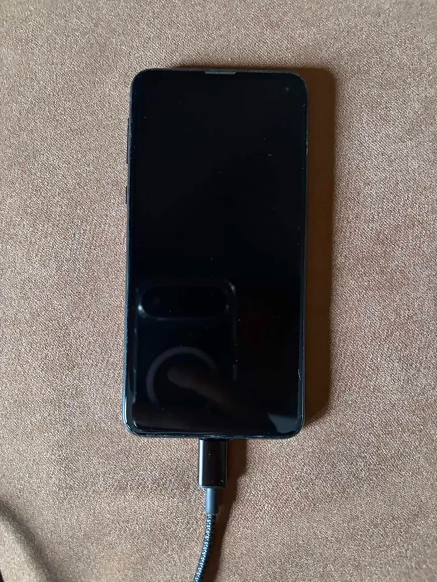 Samsung Galaxy S10 - 128 GB - Prism Black (Verizon), Condition is Good / USED