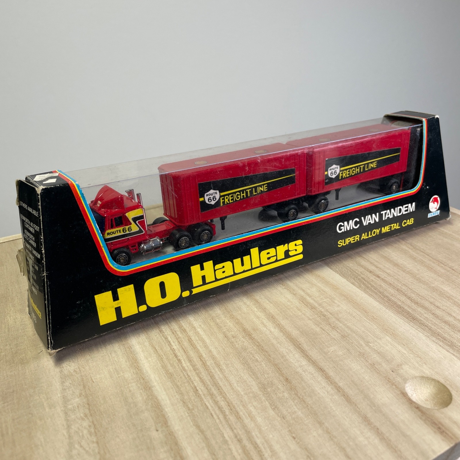 Vintage 1980's Shinsei No. 4163 HO Scale GMC Tandem Semi Truck - NIB - Nice!