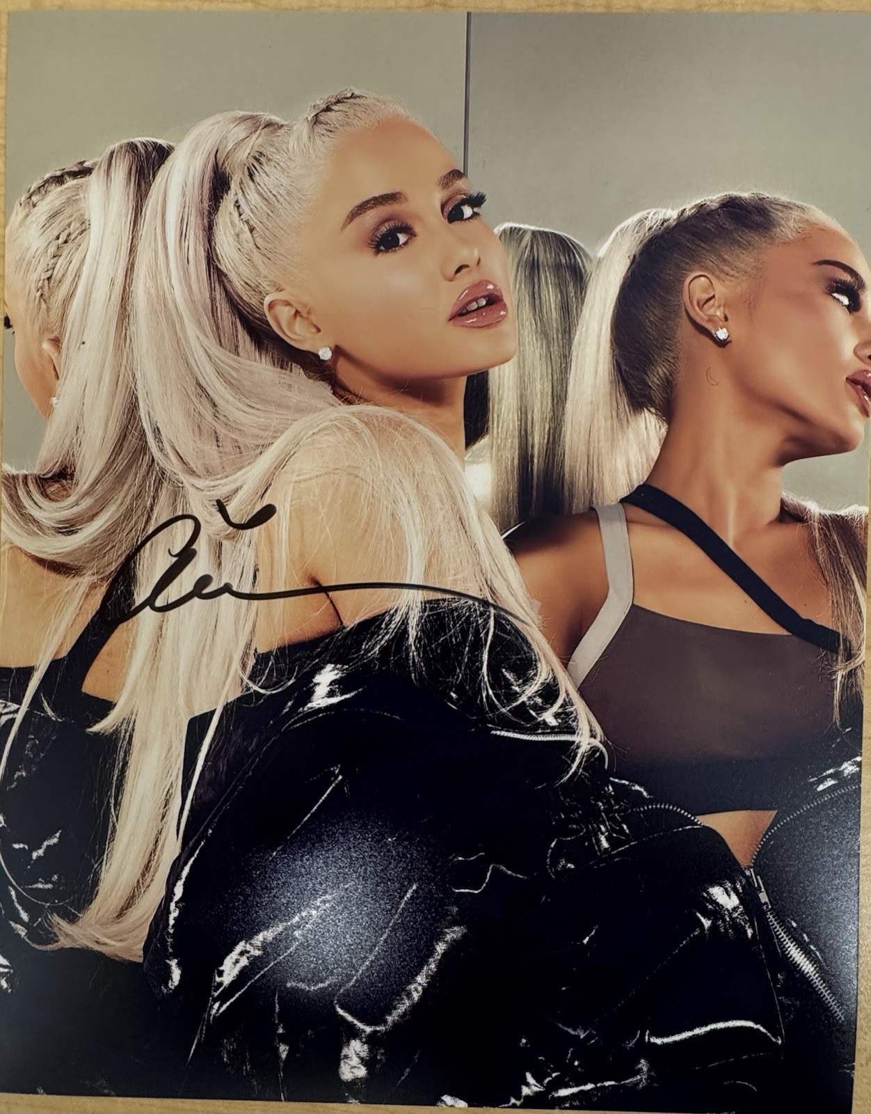 Ariana Grande signed Autographed Signature 8x10 Matte Photograph COA